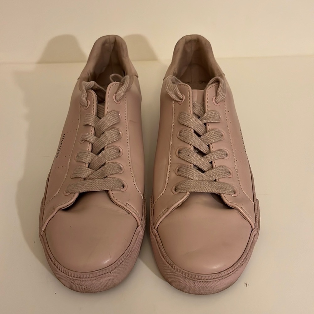 Tommy Hilfiger pale pink leather tennis shoes 7